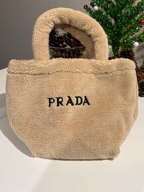 GWP L’Homme Prada Teddy Tote